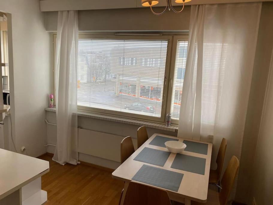 Kotimaailma - 2mh Asunto Laehellae Malmin Palveluita * Helsinki