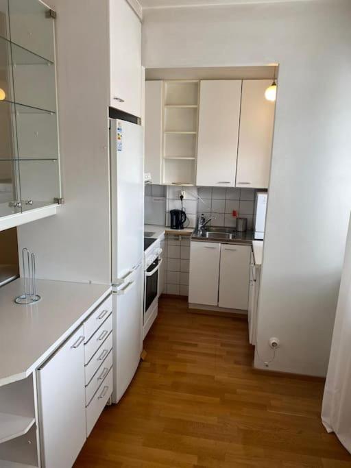 Kotimaailma - 2mh Asunto Laehellae Malmin Palveluita Helsinki